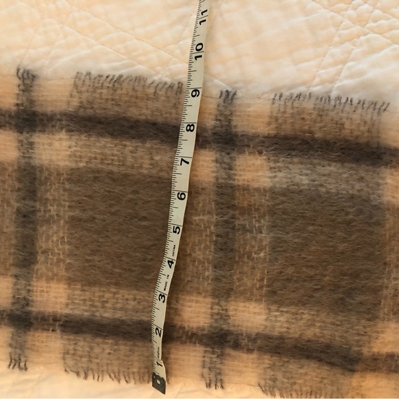 NWT Foxford Plaid Wool Scarf - Made in Ireland (75% Mohair, 20% Wool, 5% Nylon) - Picture 8 of 11